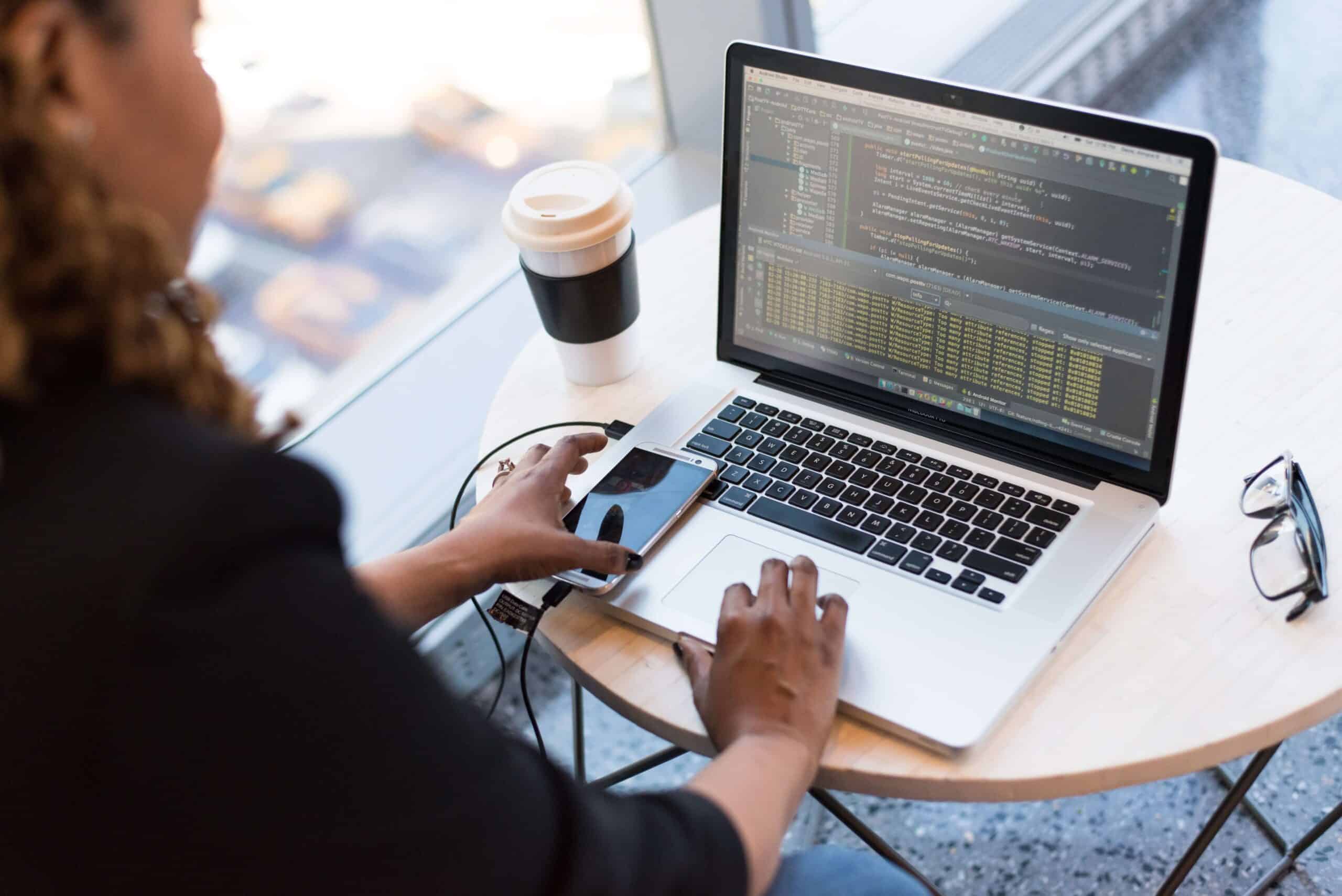 Transformasi Digital 2026: Mengapa Menguasai Skill Programming Kini Menjadi Kebutuhan Utama?